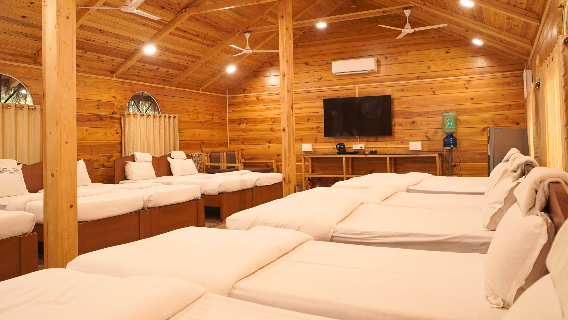 Big Boss Group Cottage